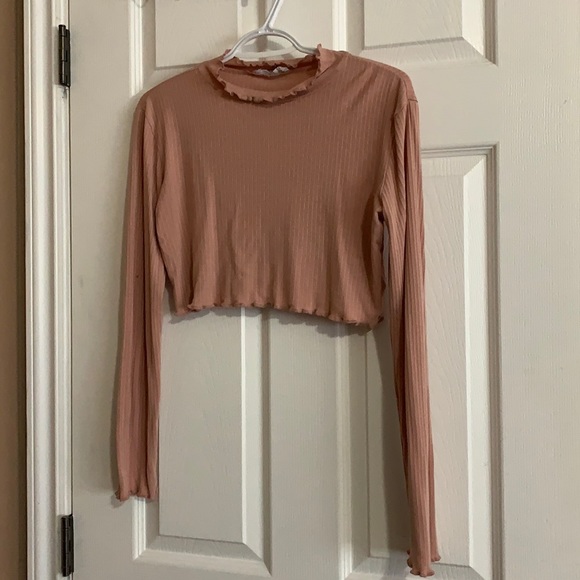Long sleeve crop. - Picture 1 of 2